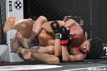 ブレイキングダウン試合後にスーツ姿の最強喧嘩師が乱入！朝倉未来が「試合より面白い」