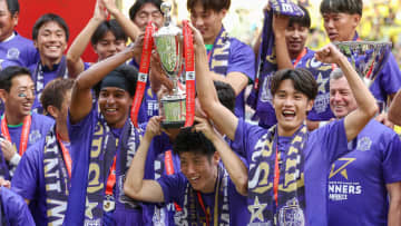 広島が前半3ゴールで3年ぶりルヴァン杯制覇　先制ヘッドの荒木隼人は「触るだけで良かった」とチームメートに感謝