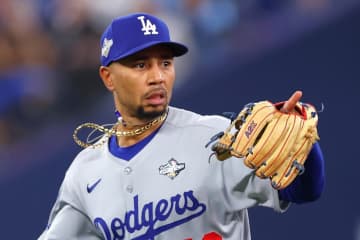 「もう『自分はダメだ』なんて言うなよ」打撃不振を自虐するベッツにジーターが“愛ある異論”「君は攻守両面でチームを救えるんだよ」