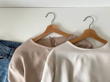 「今日何着よう…？」を解消！毎朝がラクになるミニマリスト流服選び3選