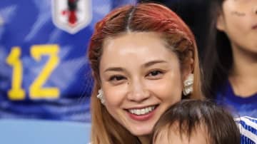 イケメン男装！？平愛梨さん、ハロウィンの仮装で夫・長友佑都に扮した姿を投稿して話題