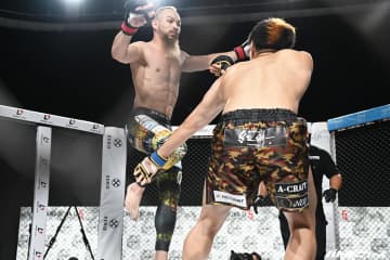 元自衛隊のソルジャーを喧嘩自慢が戦慄のKO！