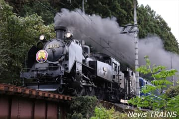 【東武鉄道】「SL大樹」にハロウィンオリジナルヘッドマークを掲出し運転
