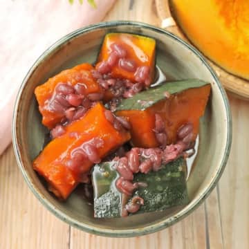 【かぼちゃ、まだ普通に煮てるの？】砂糖の代わりにれてみて！材料3つをチンするだけ♡かぼちゃの煮物の簡単レシピ