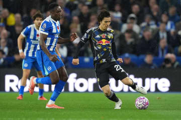 プレミア舞台で“幼馴染対決”お預け　田中がスタメン出場で奮闘も…三笘不在のブライトンが3-0完勝