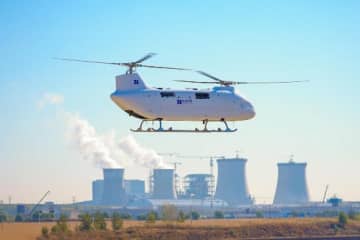 「空飛ぶ大型トラック」の初飛行に成功、低空経済がトン級時代へ―中国