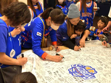 バスケットボールB1　茨城ロボッツ、連敗止める　富山に88-83