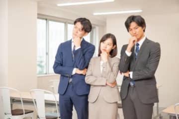 「仕事してない先輩の給料が1.5倍」人事評価への不満に87.5％が共感 「休職者の分もやったのにプラス評価なし」の声も