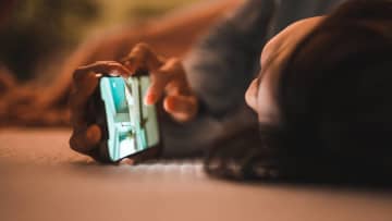 東京に住みたい…都の〈保育料無償化〉に感動した31歳女性、横浜からの引っ越しを夫に懇願→「やっぱりやめた」とスマホを放り投げたワケ【CFPの助言】