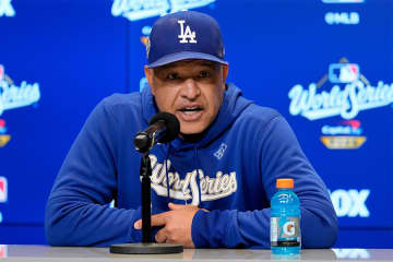 ロバーツ監督 大谷翔平の先発起用について「どれくらい投げるかは分かりません。もし波に乗っているようであれば投げ続けるでしょう」