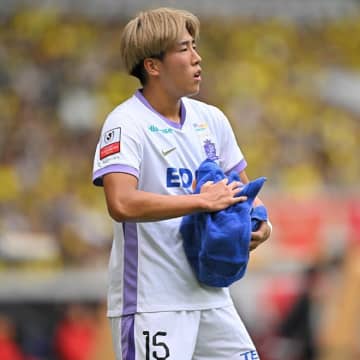 得点力不足にあえぐ広島の現実的な解決策「２日間はセットプレーの練習に割けた」。狙い通りの３得点でルヴァン杯制覇