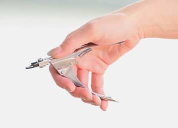 犬の爪切り、どうすればうまくいく？　出血した場合の対処方法も