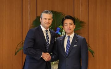 「めちゃくちゃ粋ですね」小泉進次郎氏、ヘグセス長官と"おそろ"コーデを披露→米国民からは指摘「コスプレ用？w」