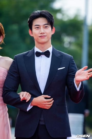 一般人女性と交際中の2PMテギョン、ついに結婚発表！来年春に非公開ウェディングへ