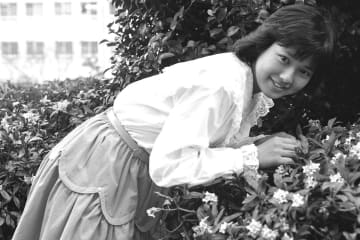 ８２年３月デビュー直前！神々しいほど初々しかった石川秀美　顔を紅潮させて「ハイ」