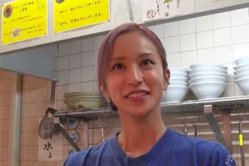 SNSで月商5倍　美人ラーメン店主の人気が“海外にまで拡大”　婚姻届持参ファンも