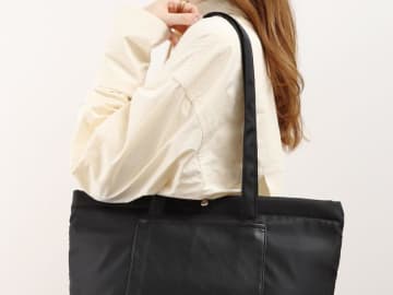 やっぱり“黒”が頼れるーッ！【3COINS】シンプルで使える♡「黒バッグ」