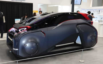 豊田合成、ポータブル水素カートリッジ3本を搭載可能なFCV「フレスビーハイコンセプト」世界初公開