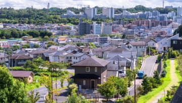 港区タワマンのローン審査に落ちました…妥協で東京郊外・始発駅に「広くて庭付き」「子育て向き」の一軒家を購入した年収1,200万円の30代夫婦、3年後に知った「絶望的誤算」【FPの助言】