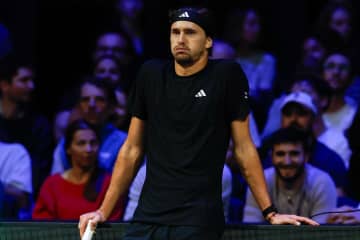 ズベレフ、３年前に負傷した右足首が腫れ…シナーに完敗し大会連覇逃す。「満足に動けず、サービスもちゃんと打てなかった」＜SMASH＞