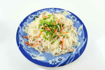 【現役板前が伝授】『油そうめん』の作り方を公開！乾麺で作り”簡単絶品”スタミナレシピに主婦も大絶賛「くどくなく、サラッとイケました」「これいいですよね！」