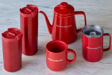 DEAN & DELUCA、ホリデーシーズンカラーのタンブラー・マグなど発売