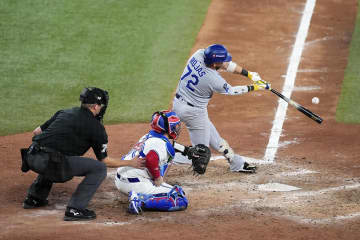 【MLB】崖っぷちドジャース、ロハスが最終回に起死回生の同点ソロアーチ　山本由伸が2連投でマウンドへ