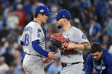 「これは狂気だ」　山本由伸救った満塁→無失点呼んだ“神守備”を米記者絶賛「もう少しで殺すところ」