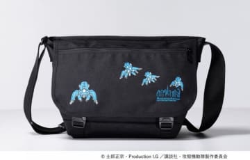 「攻殻機動隊S.A.C」タチコマがかわいい♪ 笑い男マークも裏に潜む…！ 特別デザインの「Manhattan Portage」コラボバッグ3種登場