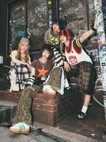 NEK!、1stフルアルバム『MEME』からリード曲「GiMMiCK」を先行配信