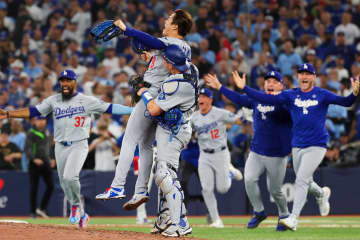 「もうダメかと何度も思った」ドジャース、球団史上初のWS２連覇！延長11回の激闘制し列島歓喜「ヒリヒリして面白かった」「鳥肌がすごい」