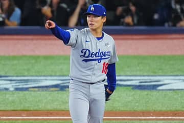 「3億2500万ドルの理由だ」山本由伸、衝撃のWS3勝　賛辞の声止まず「エースだ」「さらに1億を」