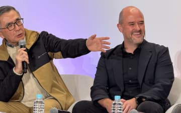 日産 イヴァン・エスピノーサ社長兼CEO、SUPER GT最終戦もてぎで松田次生選手らを激励