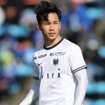 １年でのJ１復帰へ“崖っぷち”の札幌。開始早々、千葉に先制を許す厳しい展開も…スパチョークのゴールで追いつく