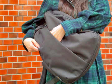 すっきりお洒落シルエット♪【しまむら新作リュック】“使いやすさにこだわった”万能さで背負い心地も◎