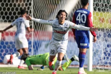 長崎が高木体制でついに初黒星、首位水戸と『4』差に…千葉＆大宮は5発大勝で大混戦／J2第35節