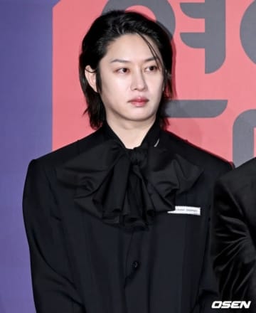 SUPER JUNIOR ヒチョル、交通事故の後遺症を明かす「185cmの身長が10cm近く縮んだ」