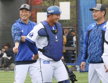 DeNA相川新体制がスタート　横須賀で秋季練習、牧らも参加