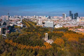 深まる秋、中国吉林省長春に色鮮やかな風景