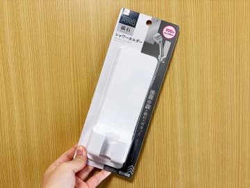 ダイソーの『シャワーホルダー』ブックエンドと組み合わせると…「目からウロコ」