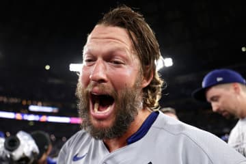 カーショウ、MLB初の偉業ほぼ確定か　引退年にWS制覇＆殿堂入りは歴代でディマジオら３人のみ、投手では史上初の快挙