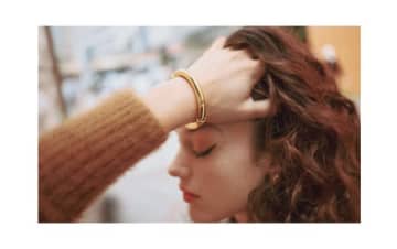 「考えなくてもスタイルよく着回せる」コーディネートもラクになるトップスの選び方