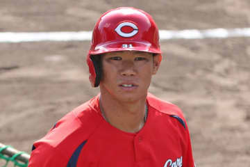 【広島】坂倉将吾　紅白戦にサード出場…来季は「一番は捕手としてですが、少しでもチームの力に」