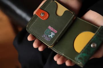 手塚治虫の「あの名作」がレザー財布で登場！カッコイイだけじゃない、使い勝手のよさも必見なんです♪