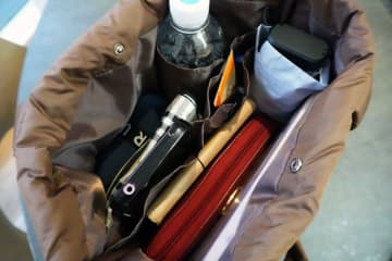 ローソン限定【BAYFLOWの新作バッグ】5ポケット＆仕切り付きはやっぱり使いやすい♪