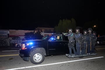 ドジャースＷＳ連覇で地元ファン暴徒化…市長「容赦しない」警察は催涙ガスで反撃＝現地報道