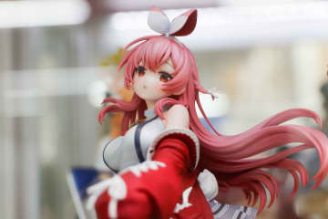 不思議の国から飛び出した！「白うさぎRosu 私服Ver.」【あみあみ展示撮り下ろし】イラストレーター・Rosuuri氏の作品をフィギュア化