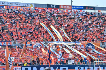 ｢とんでもないゴラッソ｣J2大宮の25歳CB村上陽介の約28m“キャノン砲”が炸裂！｢GKから逃げていく弾道しびれる｣｢月間ベストゴール決定！｣の目の覚めるような一撃