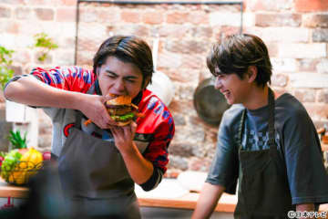 「timeleszファミリア」新企画“タイムレスハウス”で豚まん争奪戦勃発！