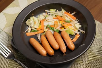 “異次元ダイソー”で見つけた｢発熱グリルプレート｣　ウインナー炒めが最高にウマくなった